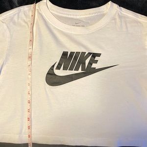 Nike tee
